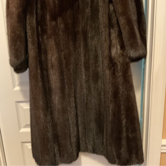 Genuine mink coat with fox trim - Picture 7 of 9